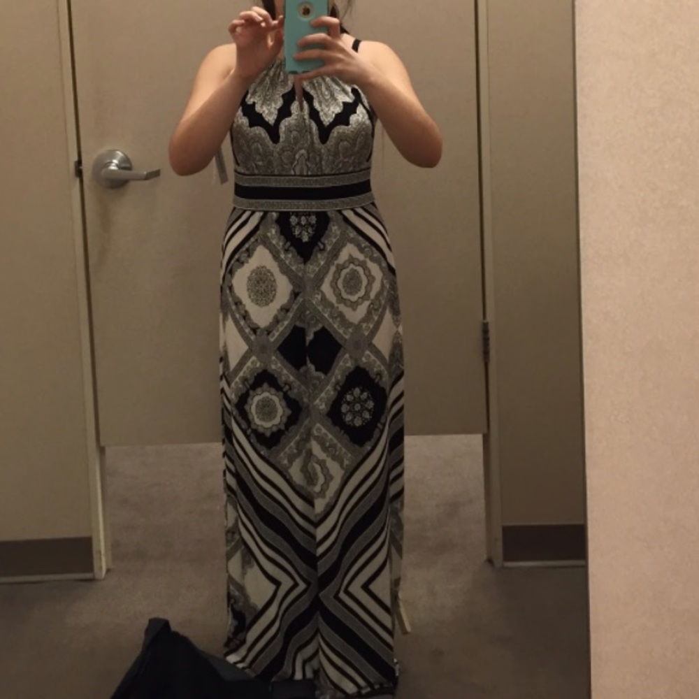 Dress - Picture 2 of 2